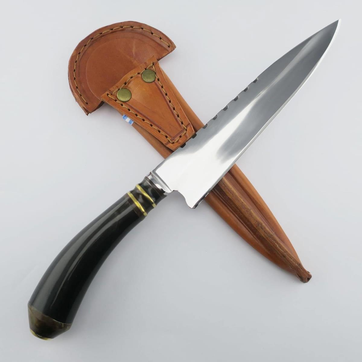 Elegante Cuchillo Vaca 7.1 pulgadas Oscuro de Acero Inoxidable con hoja pulida y mango oscuro, apto para diversos usos.
