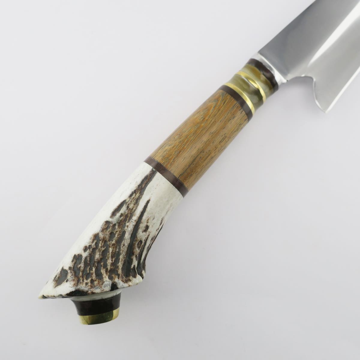 Cuchillo de mango de asta de ciervo de primera calidad con hoja de acero inoxidable duradera, perfecto para caza, camping y actividades al aire libre. Este cuchillo artesanal combina estética rústica con funcionalidad moderna, ideal para coleccionistas y entusiastas.